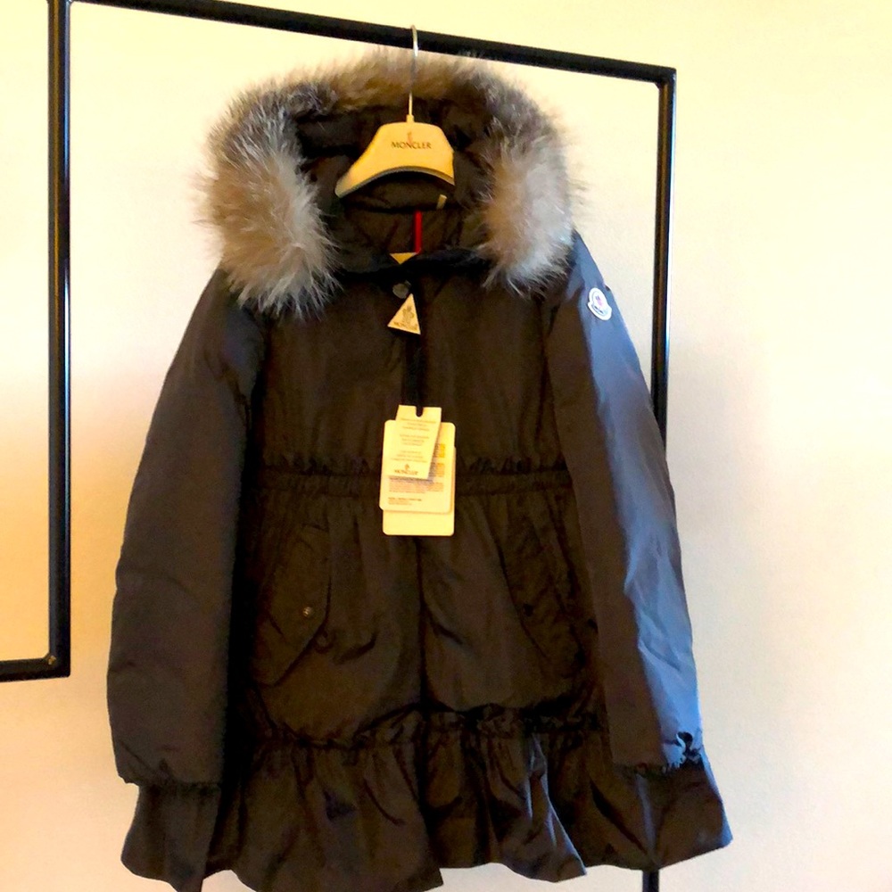 Tourterelle Moncler down jacket